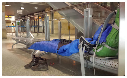 Where to sleep when hitchhiking and backpacking: in airports along your route that are open 24/7